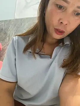 Linaannn online show from December 22, 2025, 11:02 pm