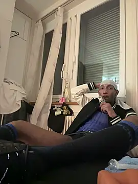 Snapshot of esteraulxxx chatting on September 25, 2025, 10:24 pm esteraulxxx online show from September 25, 2025, 10:24 pm