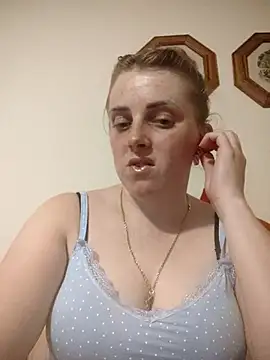 Snapshot of CoddessCrystal chatting on June 21, 2026, 1:35 pm CoddessCrystal online show from June 21, 2026, 1:35 pm