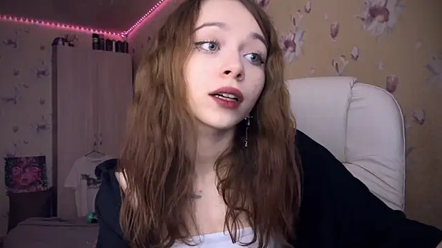 Snapshot of _SofiaBrown chatting on February 21, 2025, 3:32 pm SofiaBrown online show from February 21, 2025, 3:32 pm