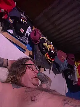 Snapshot of hondaboy351 chatting on November 9, 2025, 1:31 pm hondaboy351 online show from November 9, 2025, 1:31 pm