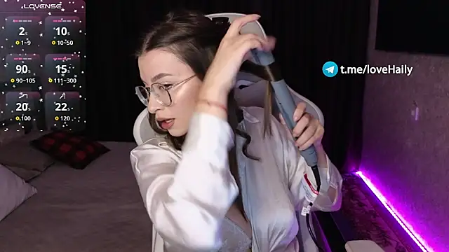 EuphoriaHaily online show from November 5, 2025, 1:22 pm