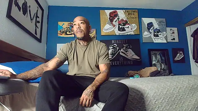 athephenomenal1 online show from November 13, 2025, 7:40 am