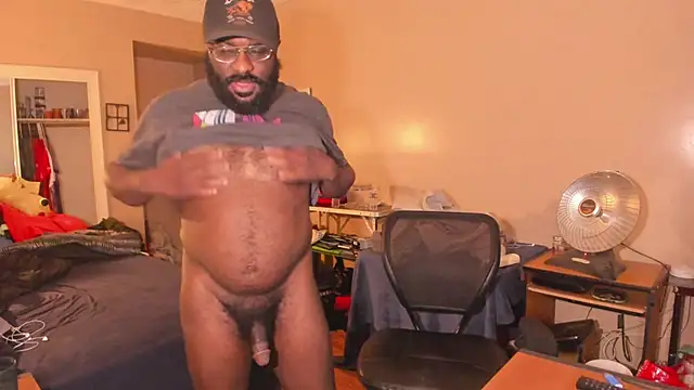 Snapshot of MrChuckDailyXXX chatting on April 27, 2026, 5:05 am MrChuckDailyXXX online show from April 27, 2026, 5:05 am
