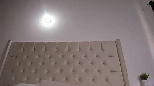 Eloisa cleavage  online show from February 25, 2025, 2:11 pm