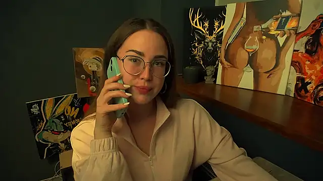 Snapshot of luxie_milady chatting on April 17, 2026, 1:14 pm luxie milady online show from April 17, 2026, 1:14 pm