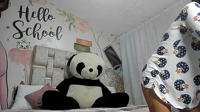 EMMA SWEETT1 online show from January 18, 2025, 12:26 pm