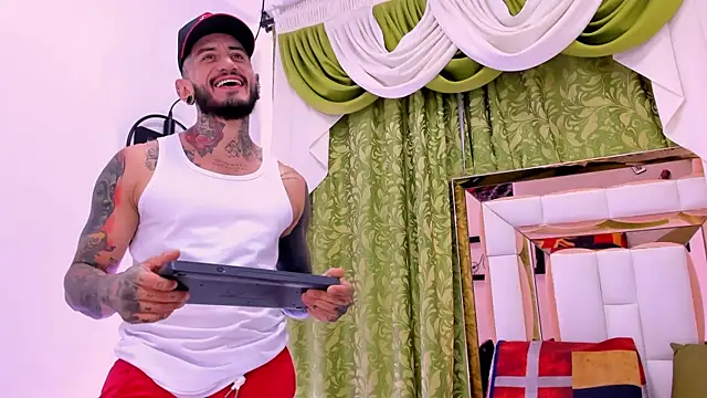 Snapshot of dilan_scootk_ chatting on November 26, 2025, 7:26 pm dilan scootk online show from November 26, 2025, 7:26 pm