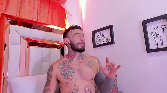dilan scootk  online show from May 20, 2026, 7:42 pm