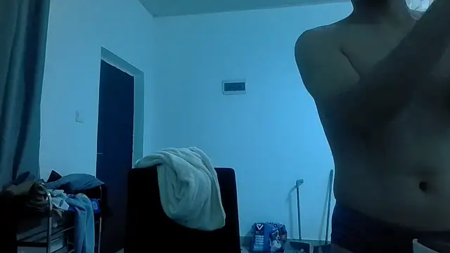 kisstoyousoon2024 online show from March 18, 2025, 6:25 am