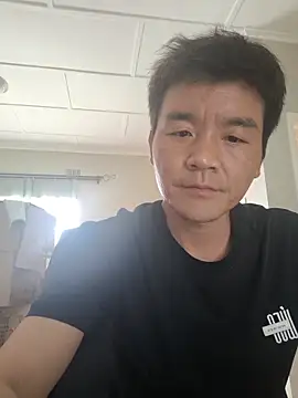 kisstoyousoon2024 online show from December 15, 2025, 12:20 pm