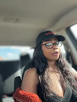 Snapshot of Blazerina chatting on October 29, 2025, 5:25 pm Blazerina online show from October 29, 2025, 5:25 pm