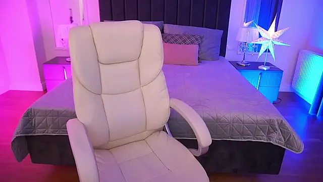 KiraCandyS online show from December 13, 2025, 7:53 pm