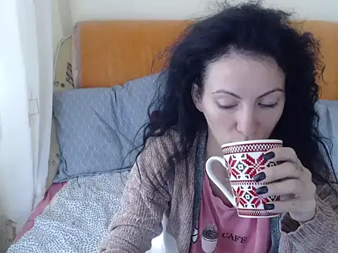 Emmatoo online show from October 31, 2025, 8:48 am