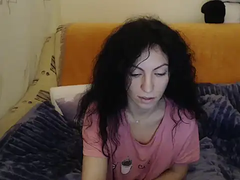 Emmatoo online show from December 5, 2025, 6:11 am