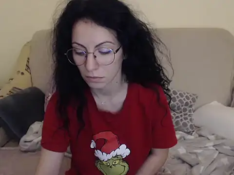 Emmatoo online show from February 18, 2026, 5:03 am