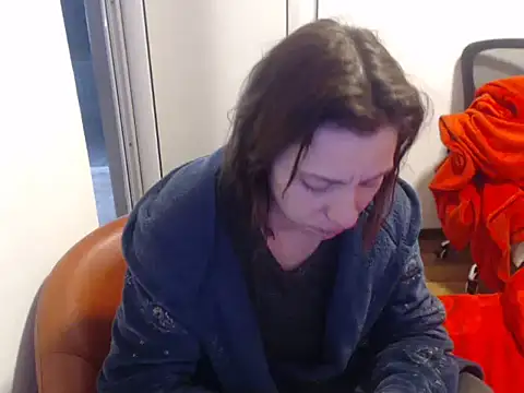 Emmatoo online show from March 8, 2026, 8:34 pm