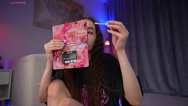 Amely Young online show from April 12, 2026, 2:16 am