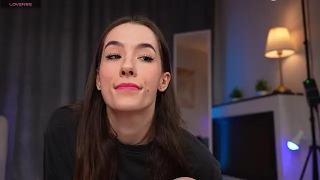 Amely Young online show from April 18, 2026, 1:53 am