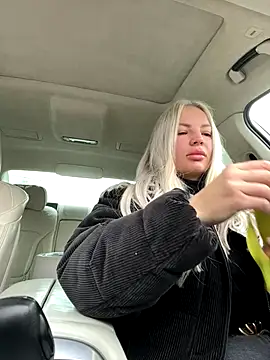 Jessy Jo online show from November 21, 2025, 6:45 am