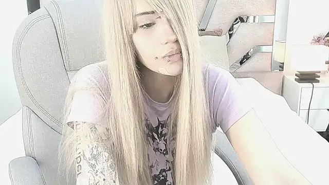 Snapshot of celestica_rose chatting on May 13, 2026, 8:34 am celestica rose online show from May 13, 2026, 8:34 am