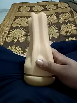 Snapshot of Unicorns74 chatting on December 29, 2024, 4:19 pm Unicorns74 online show from December 29, 2024, 4:19 pm