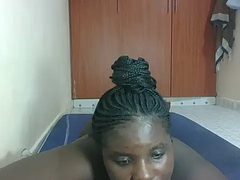 hotebbbyy online show from April 13, 2026, 3:45 am