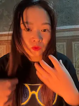 Hellen 111 online show from November 6, 2025, 2:12 am