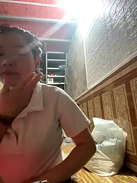 Hellen 111 online show from December 14, 2025, 3:28 pm