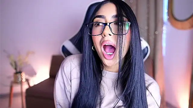 Sara albrecht online show from December 27, 2024, 12:34 pm