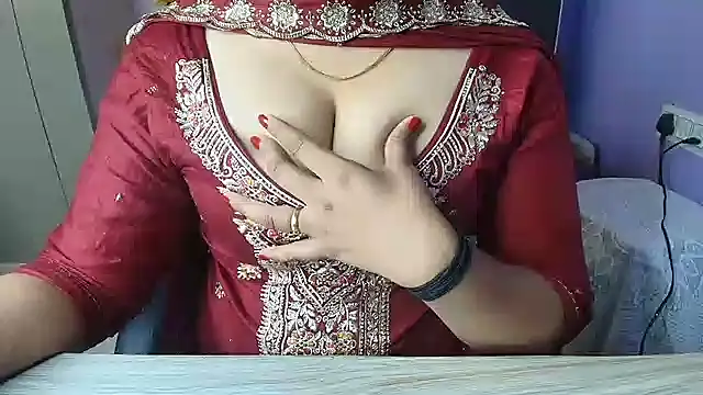 Snapshot of KhwahisHH chatting on November 15, 2025, 10:01 am KhwahisHH online show from November 15, 2025, 10:01 am