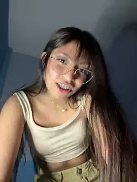 Lily candy X online show from December 16, 2024, 5:49 am