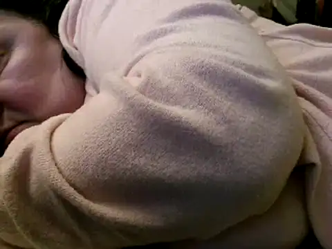 Snapshot of WHITEDAROSE chatting on February 10, 2025, 11:04 am WHITEDAROSE online show from February 10, 2025, 11:04 am