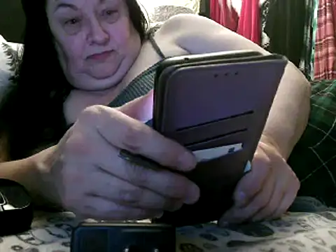 WHITEDAROSE online show from March 18, 2025, 4:15 am