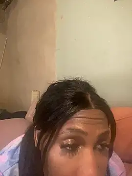 Snapshot of Moorella1 chatting on May 6, 2026, 10:42 am Moorella1 online show from May 6, 2026, 10:42 am