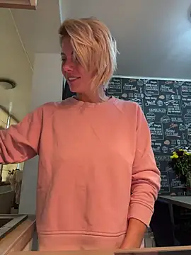 Snapshot of tanyagrey chatting on October 28, 2025, 7:01 am tanyagrey online show from October 28, 2025, 7:01 am