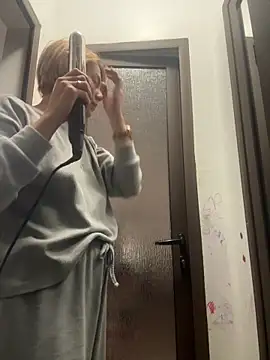 tanyagrey online show from November 10, 2025, 7:29 am