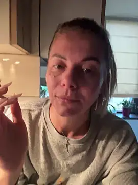 tanyagrey online show from November 28, 2025, 7:33 am