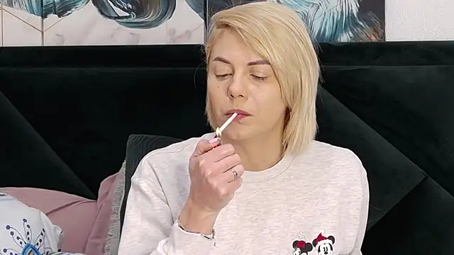 tanyagrey online show from February 9, 2026, 6:39 am