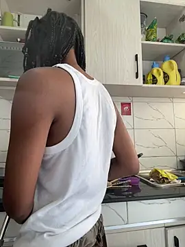 Snapshot of monic421 chatting on November 16, 2025, 8:31 am monic421 online show from November 16, 2025, 8:31 am