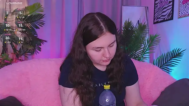 Mia  Peach online show from March 10, 2025, 1:45 am