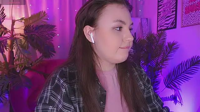 Mia  Peach online show from March 18, 2025, 10:58 pm