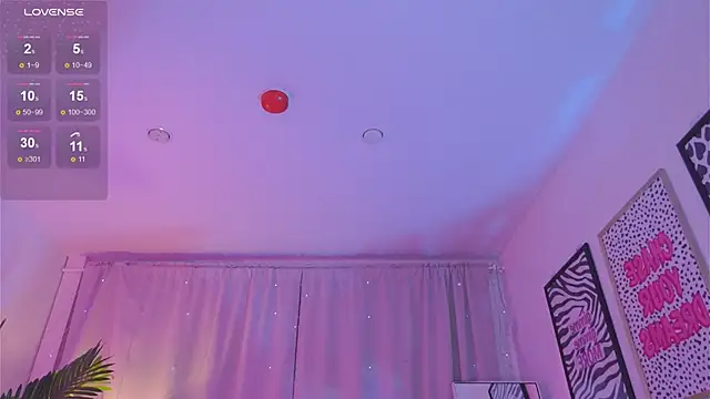 Mia  Peach online show from March 23, 2025, 3:43 am