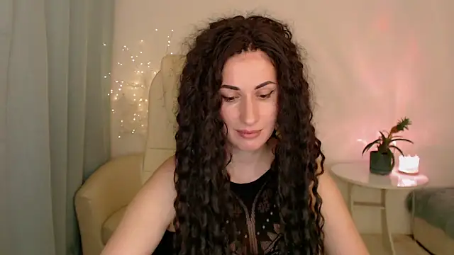 MaryMalory11 online show from March 17, 2025, 4:11 pm