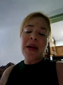 Snapshot of lamorbosa37 chatting on March 12, 2025, 6:11 pm lamorbosa37 online show from March 12, 2025, 6:11 pm