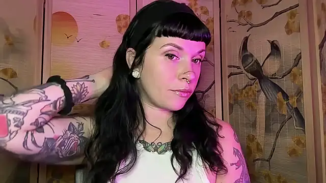 Snapshot of Marcelinegoddess chatting on May 1, 2026, 3:33 am Marcelinegoddess online show from May 1, 2026, 3:33 am