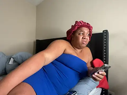 Snapshot of Badgirlbrittt chatting on March 12, 2025, 1:03 am Badgirlbrittt online show from March 12, 2025, 1:03 am