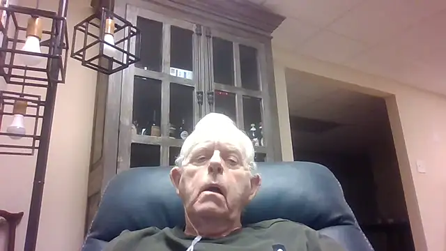 bootlegmanz online show from November 30, 2025, 4:44 pm