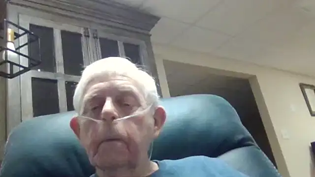 Snapshot of bootlegmanz chatting on June 3, 2026, 2:33 pm bootlegmanz online show from June 3, 2026, 2:33 pm