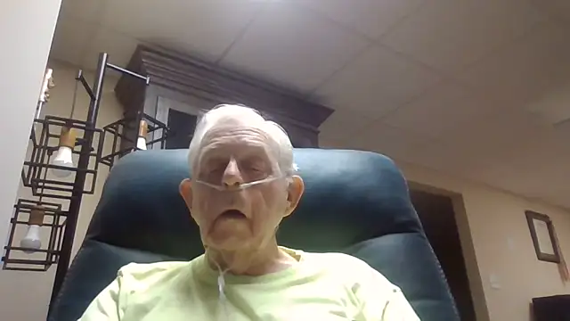 Snapshot of bootlegmanz chatting on June 7, 2026, 2:54 pm bootlegmanz online show from June 7, 2026, 2:54 pm